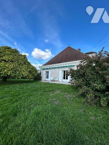 Une maison d'habitation élevée sur sous-sol total comprenant: 
Au rez-de-chaussée: vestibule, ...