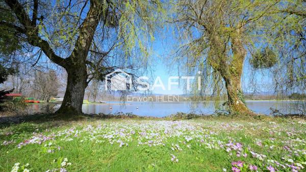 terrain à bâtir, 1100 m², dépendance cadastrée de 200m².