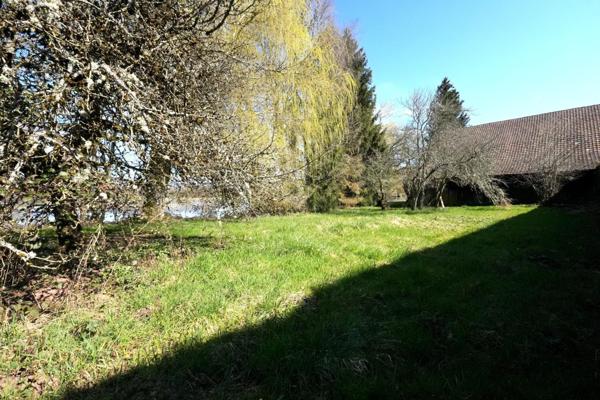 terrain à bâtir, 1100 m², dépendance cadastrée de 200m².