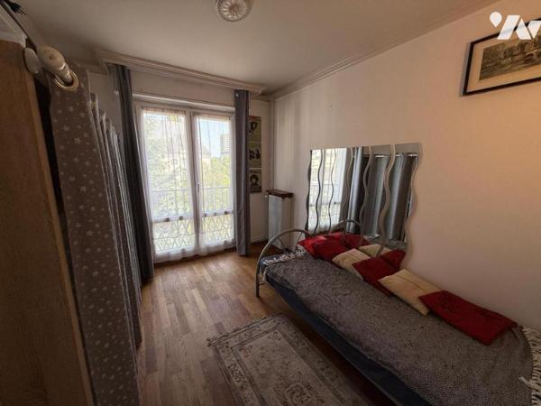 T3 de 68m² au troisième étage via l'ascenseur, balcon et parking (fenêtres neuves)