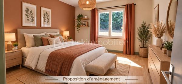 "VISITE VIRTUELLE DISPONIBLE SUR DEMANDE"
🏡 PLAIN-PIED – 3 CHAMBRES – GRANDE VÉRANDA – TERRAIN DE PRÈS DE 3 700 M²

À seulement 9 min de Josselin, 5 min du Roc-Saint-André, 15 min de Ploërmel et 30 min de Vannes, découvrez cette maison de plain-pied offrant un cadre agréable et un vaste terrain de près de 3 700 m² avec puits.

Dès l’entrée, vous découvrirez un séjour/salon de 23 m² avec cheminée, idéal pour profiter de belles soirées au coin du feu, ainsi qu’une cuisine aménagée et équipée de 9 m² attenante.

Véritable atout de la maison, la grande véranda de 27 m² prolonge agréablement l’espace de vie et permet de profiter du jardin en toute saison.

Côté nuit, la maison dispose de 3 chambres, d’une salle d’eau avec douche à l’italienne et d’un WC indépendant.

Pour compléter l’ensemble, vous bénéficierez d’un garage avec grenier, d’un carport ainsi que d’un abri de jardin, offrant de nombreux espaces de stationnement et de rangement.

À l’extérieur, le terrain de près de 3 700 m², agrémenté d’un puits, offre un bel espace pour profiter pleinement des beaux jours, créer un potager ou accueillir différents projets selon vos envies. Vous disposez aussi d'un verger..

LES ATOUTS :
✓ Maison entièrement de plain-pied
✓ 3 chambres
✓ Cheminée
✓ Véranda de 27 m²
✓ Garage avec grenier
✓ Carport et abri de jardin
✓ Terrain de près de 4 500 m²
✓ Puits
✓ Situation pratique entre Josselin et Ploërmel

Une maison fonctionnelle offrant de beaux espaces intérieurs et extérieurs, à découvrir rapidement !

A prévoir, rafraichissement total et mise aux normes de l'assainissement

Contactez-moi pour plus d’informations et organiser une visite.