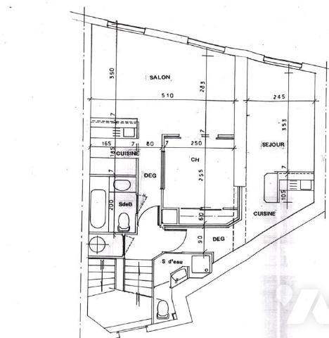 NANTES - FEYDEAU Dans un ensemble immobilier bien entretenu. 5 appartements loués
