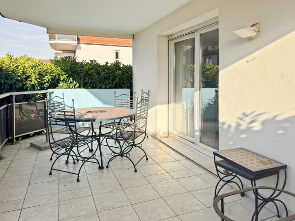 APPARTEMENT 3 AVEC GRANDE TERRASSE