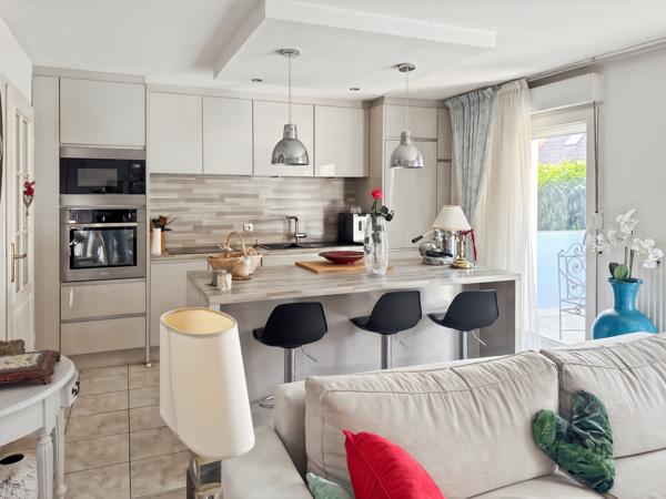 APPARTEMENT 3 AVEC GRANDE TERRASSE