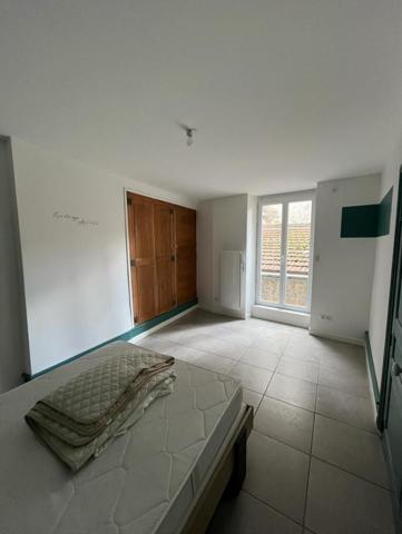 12 RUE CHEVRERIE - BEL F2 MEUBLE AU 1ER ETAGE