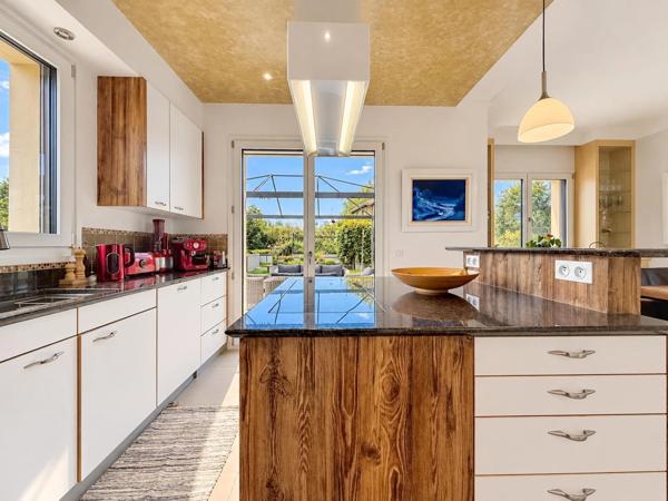 CHENS-SUR-LÉMAN – Maison 140 m² avec jardin arboré, garage et beaux volumes