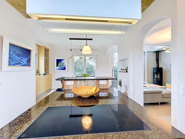 CHENS-SUR-LÉMAN – Maison 140 m² avec jardin arboré, garage et beaux volumes
