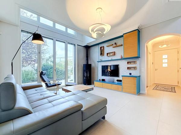 CHENS-SUR-LÉMAN – Maison 140 m² avec jardin arboré, garage et beaux volumes