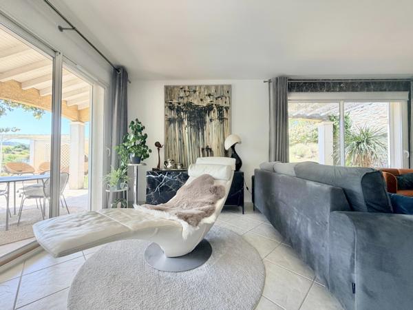 Élégante villa de style méditerranéen à deux pas du Lac de la Cavayère et Carcassonne
