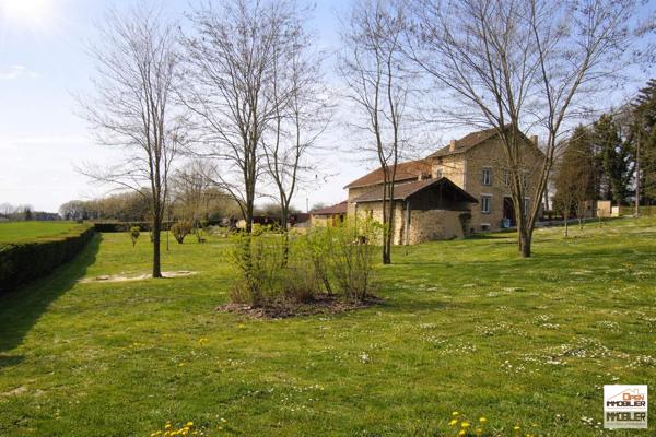 Maison familiale avec dépendances