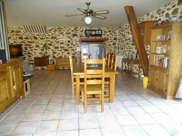Maison familiale avec dépendances