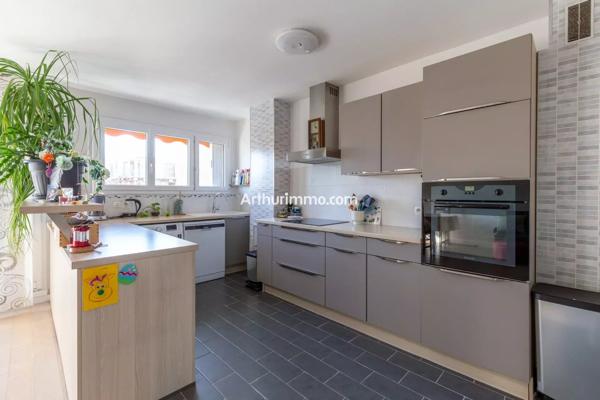 Vente                                                      Appartement
                        
                     4 pièces                      79 m2                     à Sucy-en-Brie