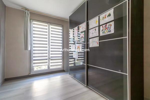 Vente                                                      Appartement
                        
                     4 pièces                      79 m2                     à Sucy-en-Brie