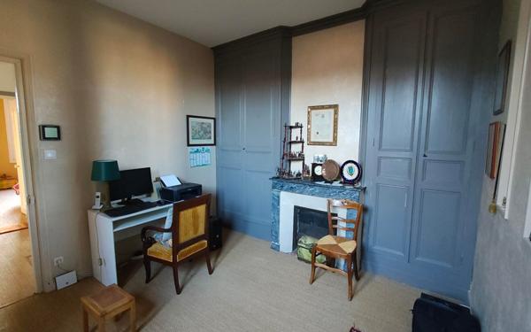 Maison à vendre    6 pièces •  Rochefort