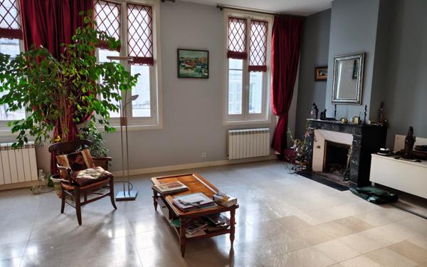 Maison à vendre    6 pièces •  Rochefort