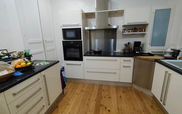 Maison à vendre    6 pièces •  Rochefort