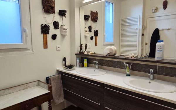 Maison à vendre    6 pièces •  Rochefort