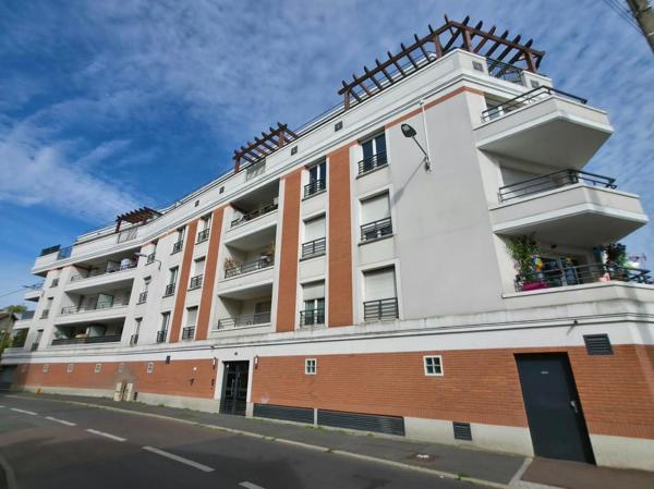 F3 67 m² avec double box, balcons et vue dégagée