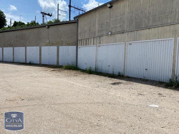 Location parking Blois (41000)