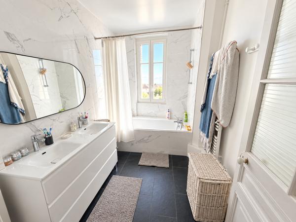 Fontainebleau - Centre / Appartement 2 chambres avec jardin collectif