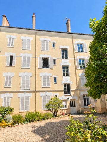 Fontainebleau - Centre / Appartement 2 chambres avec jardin collectif