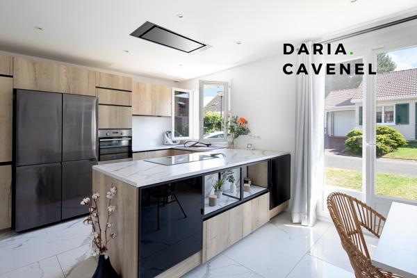 Maison
         5 pièces
        - 110 m² Exclusivité 585 000 € *