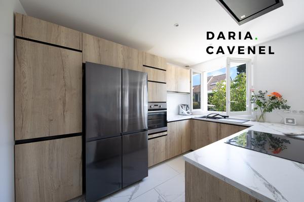 Maison
         5 pièces
        - 110 m² Exclusivité 585 000 € *