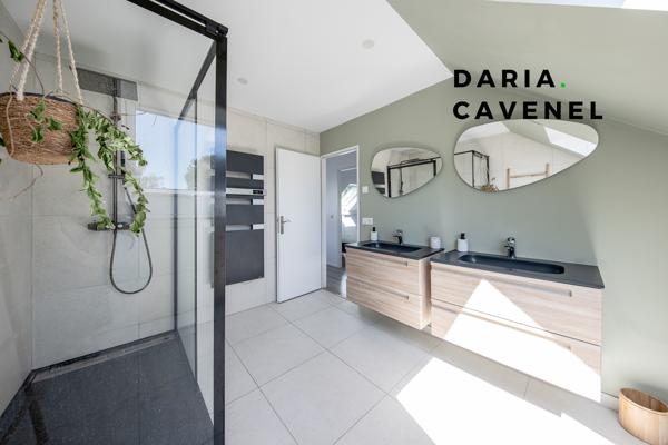 Maison
         5 pièces
        - 110 m² Exclusivité 585 000 € *
