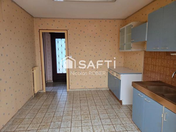 PLAIN PIED PLUS PARCELLE CONSTRUCTIBLE À DEUX PAS DES COMMODITÉS!