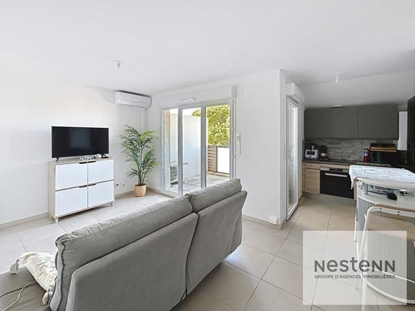 fréjus T2, dernier étage, ascenseur, terrasse et 2 parkings