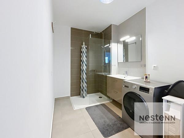 fréjus T2, dernier étage, ascenseur, terrasse et 2 parkings