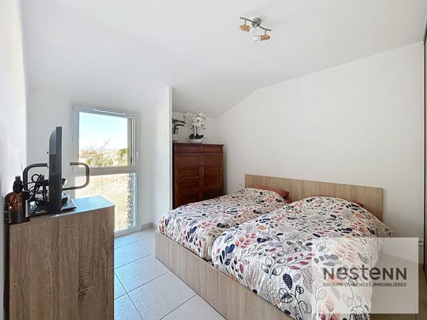 fréjus T2, dernier étage, ascenseur, terrasse et 2 parkings