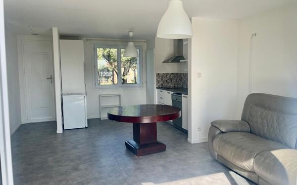 Appartement à vendre    4 pièces • 74 m2 Labastidette