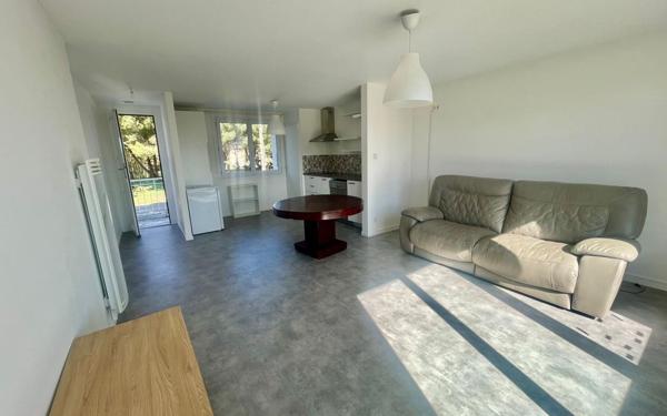 Appartement à vendre    4 pièces • 74 m2 Labastidette