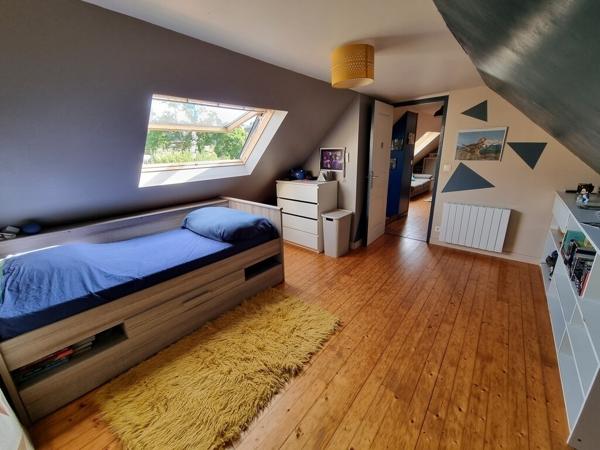 Maison non mitoyenne rénovée au coeur du bourg