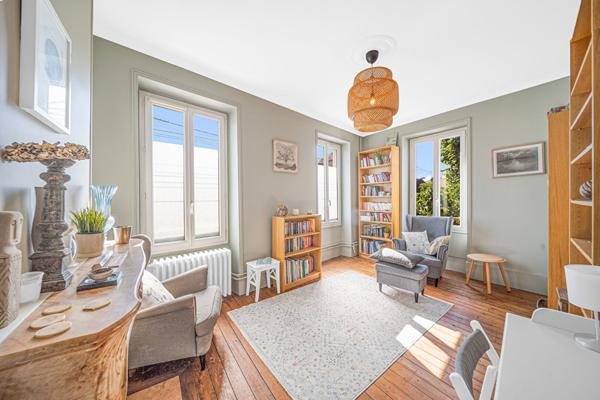 Propriété bourgeoise à Seurre de 220 m² avec parc paysagé et vue Saône