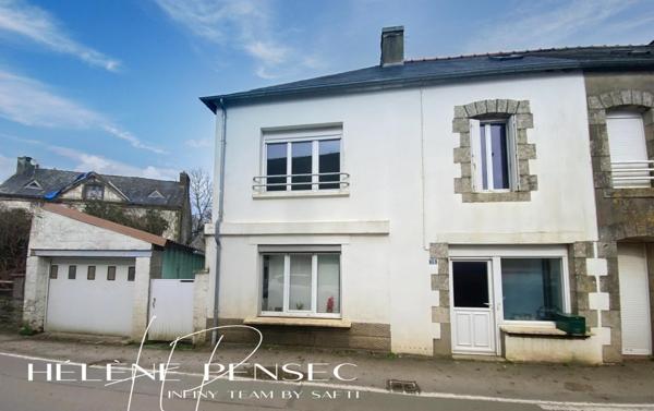 Maison de ville, 4 chambres et jardinet clos.