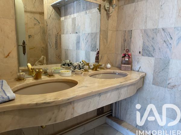 Maison à vendre 13 pièces 294 m² Châteauroux