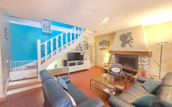 Maison à vendre    4 pièces • 363 m2 Houilles