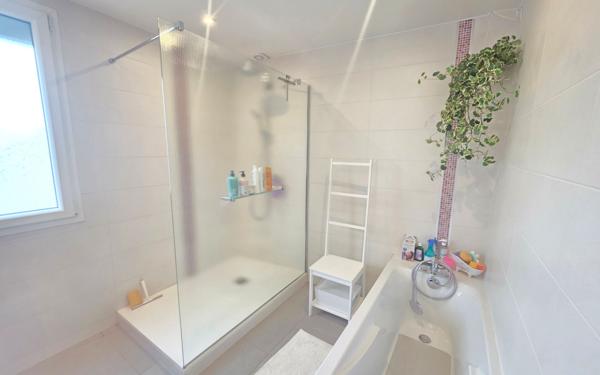 Maison à vendre    4 pièces • 363 m2 Houilles