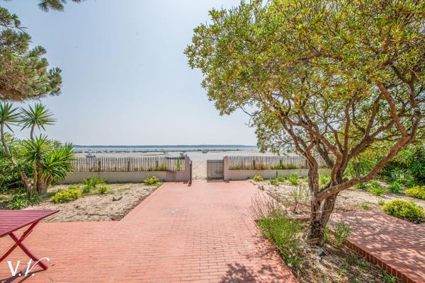CAP FERRET CENTRE- VILLA EN PREMIERE LIGNE