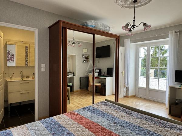 Ensemble immobilier de caractère avec vue panoramique  sud Angoulême