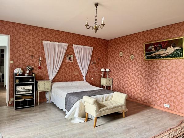 Ensemble immobilier de caractère avec vue panoramique  sud Angoulême