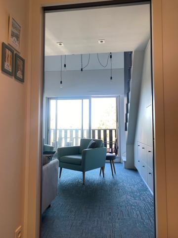 T2 Bis duplex rénové, dernier étage, aperçu mer, piscine, garage.