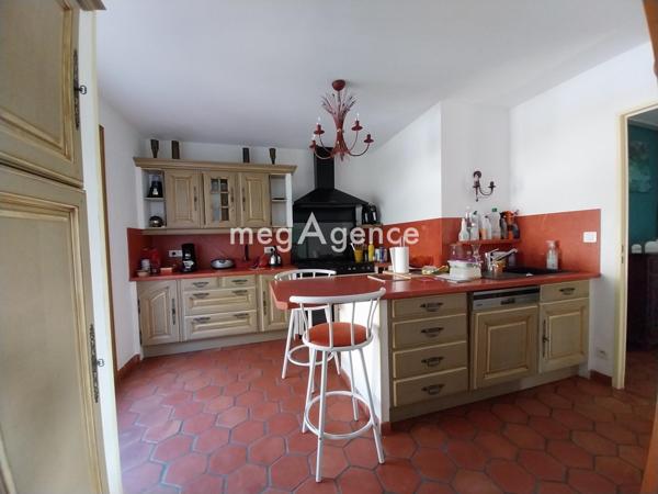 Maison à BRIOUDE, 43100 - 10 pièces 170m²