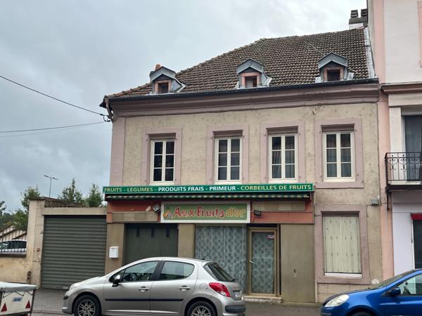 BACCARAT MAISON DE VILLE AVEC BEAU POTENTIEL