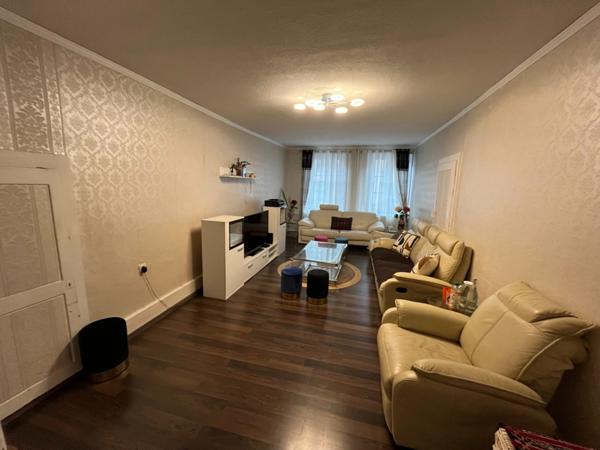 BACCARAT MAISON DE VILLE AVEC BEAU POTENTIEL