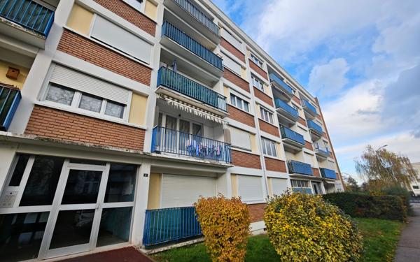 Appartement à louer    6 pièces •  Aubergenville