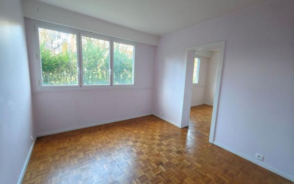 Appartement à louer    6 pièces •  Aubergenville