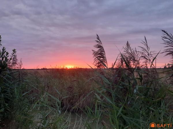 Longère et sa dépendance au coeur du Marais